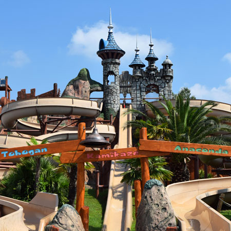 Castle Peak e il castello dei bucanieri di Aquafollie.